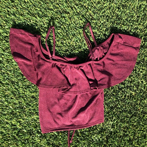 Off Shoulder Crop Top - Picture 2 of 5